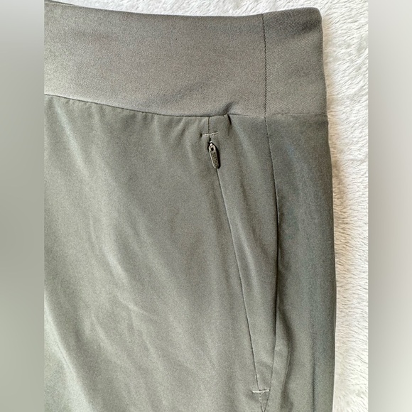 Athleta Soho Skort Skirt Olive Green Pockets Size 16 Tall Hiking Golf Tennis - Picture 6 of 12